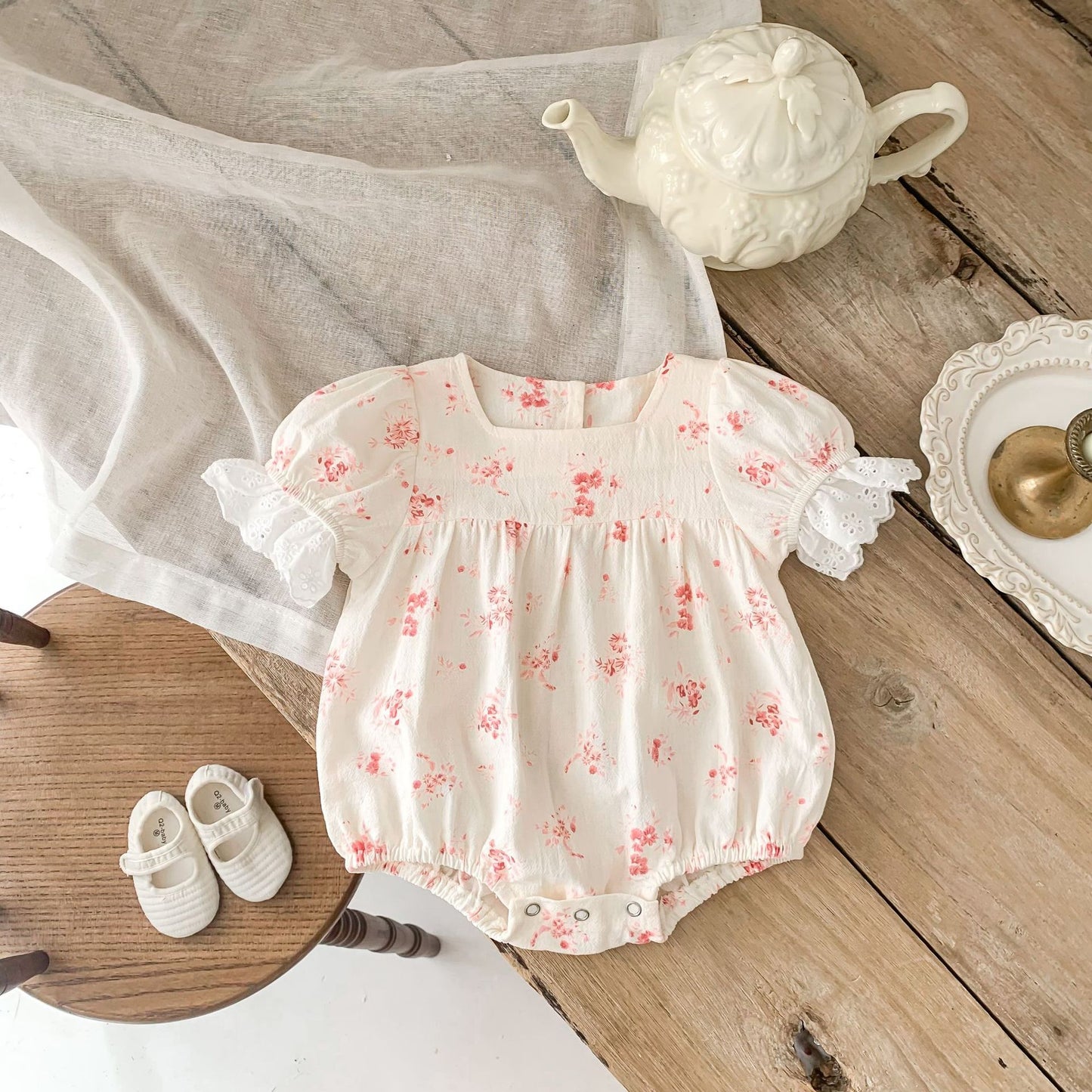 Discover Exquisite Elegance: Short Sleeve Triangle Romper with Foreign Style Floral Lace