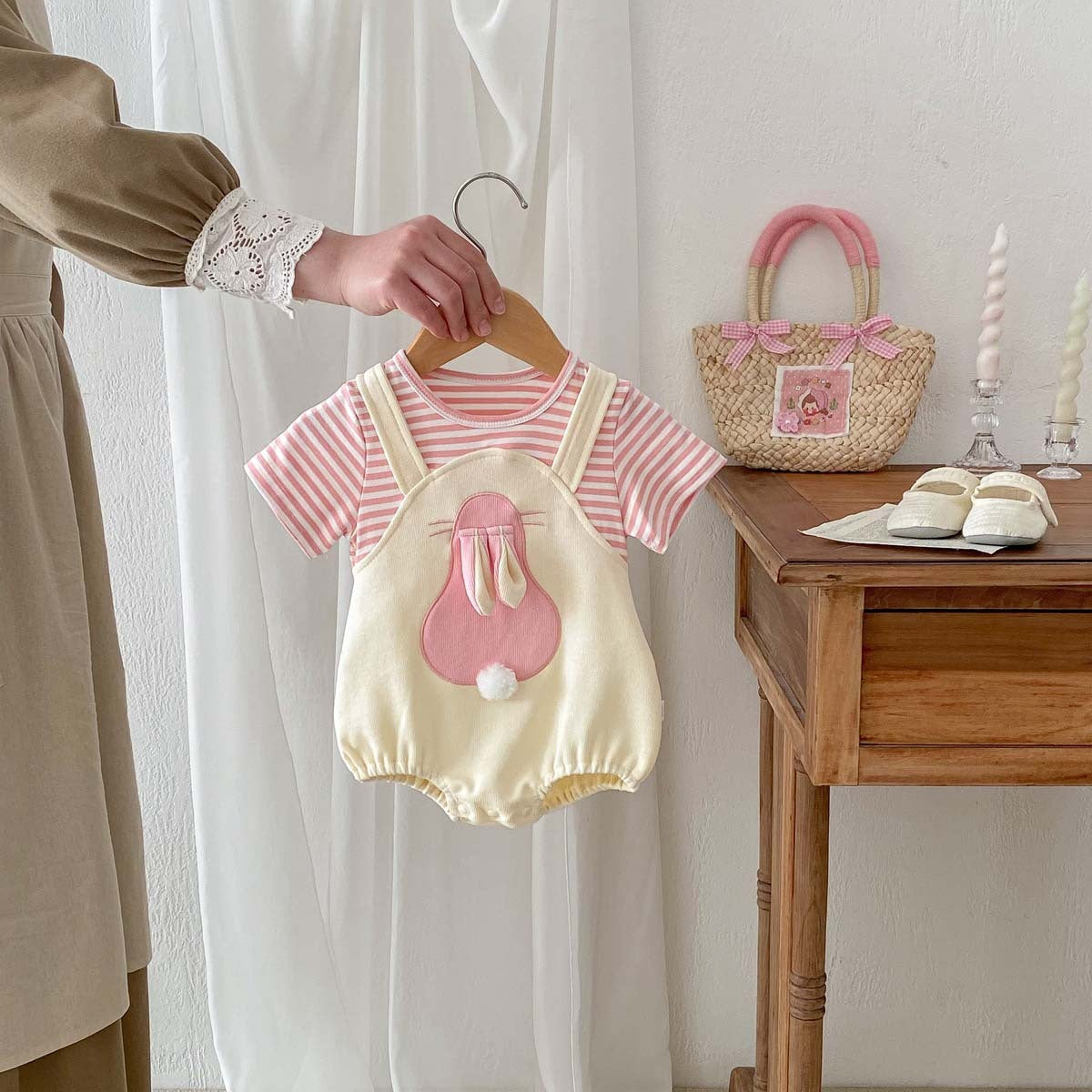 Stylish Baby Fake Two-Piece Onesie Romper – Comfortable and Trendy Outfit
