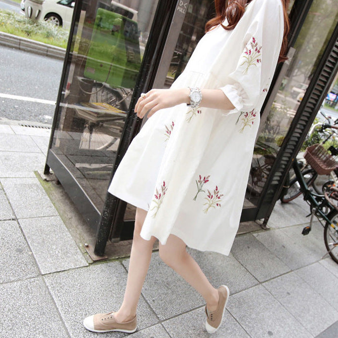 Stylish and Functional: Korean Cotton and Linen Embroidery Maternity Dress with Nursing Functionality