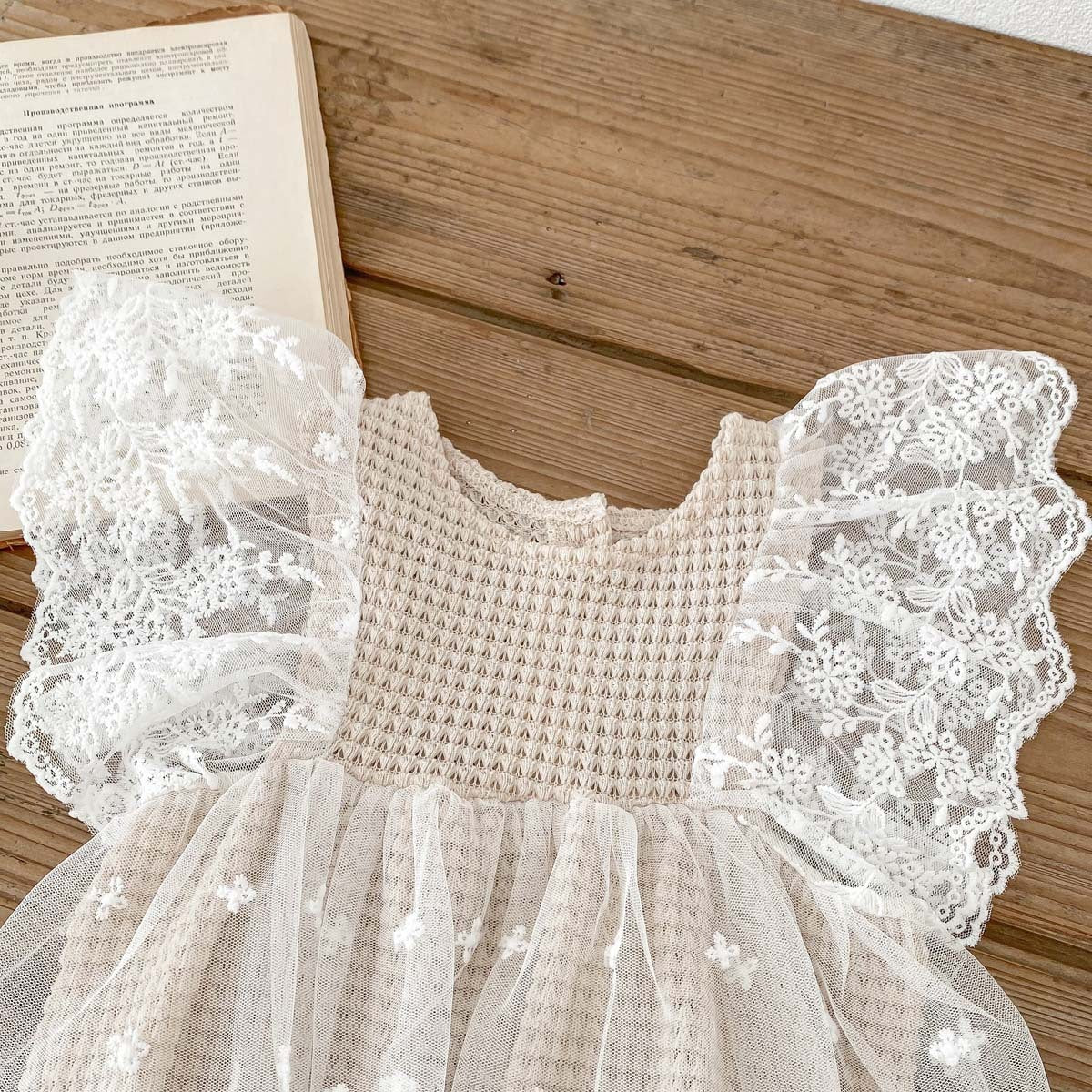Lace Summer Flounced Sleeve Baby Dress Jumpsuit: Adorable Style for Sunny Days