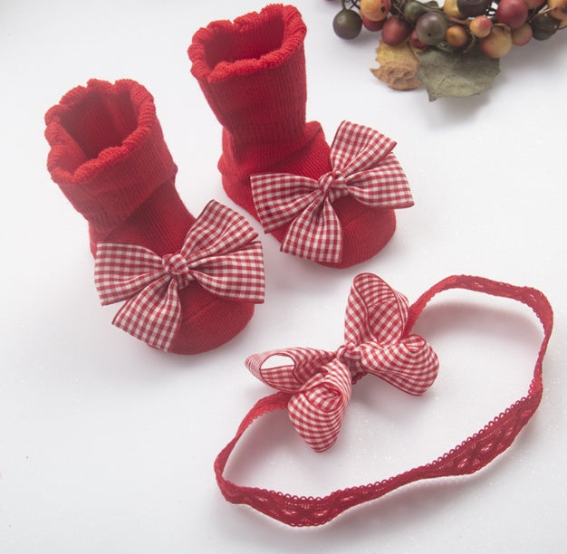 Charming Baby Headband and Socks Set: Adorable Accessories for Your Little One!