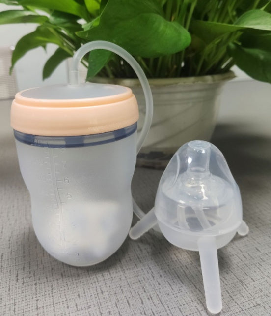 Easy Transition: Silicone Sippy Feeding Bottle for Children's Training Cups