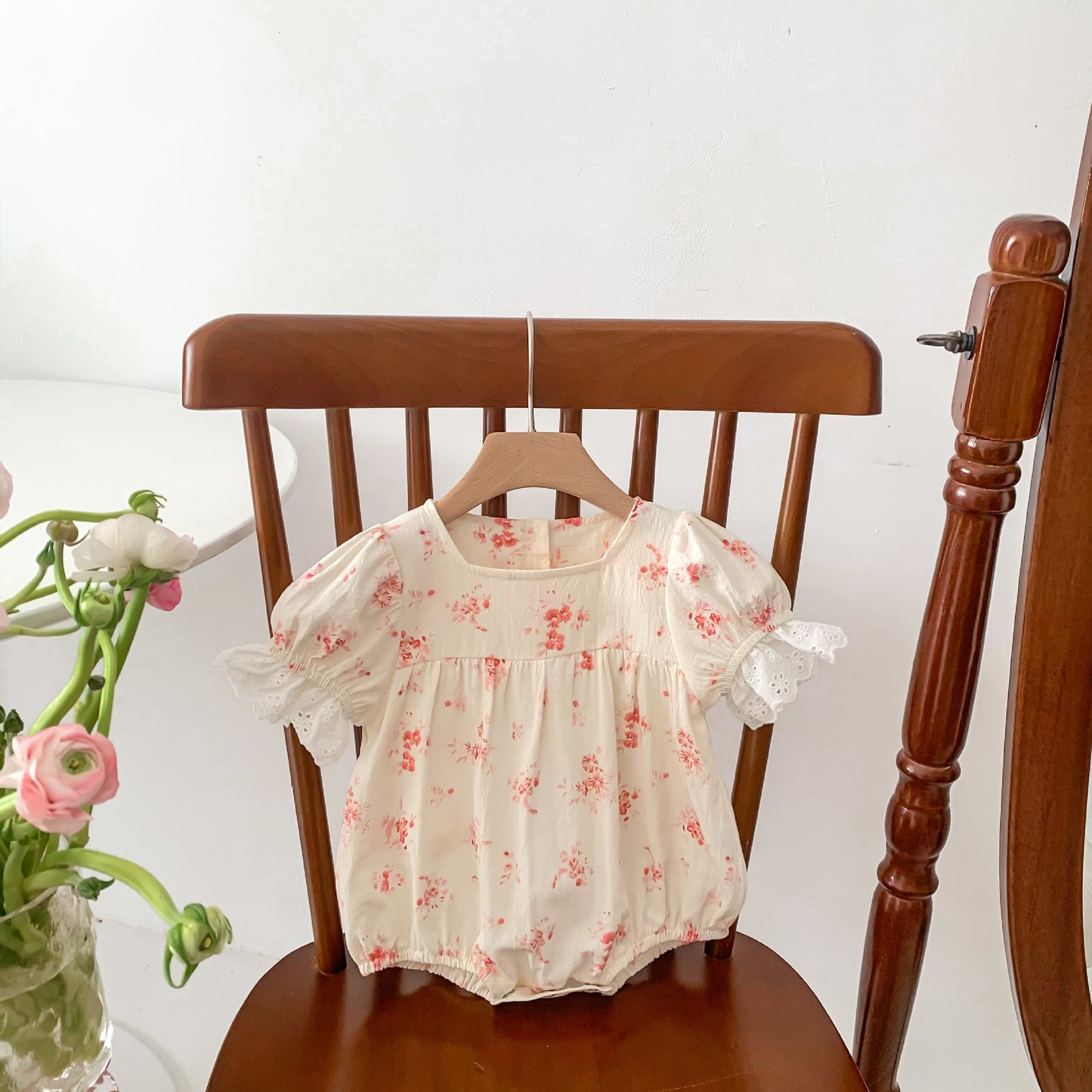 Discover Exquisite Elegance: Short Sleeve Triangle Romper with Foreign Style Floral Lace