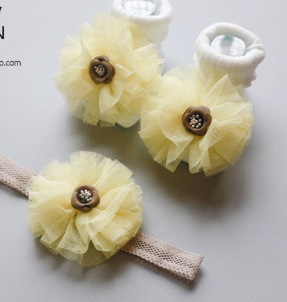 Charming Baby Headband and Socks Set: Adorable Accessories for Your Little One!