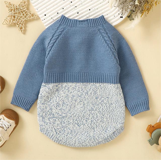 Irresistibly Cute: Infant Long Sleeve Siamese Triangle Rompers for Your Little One!
