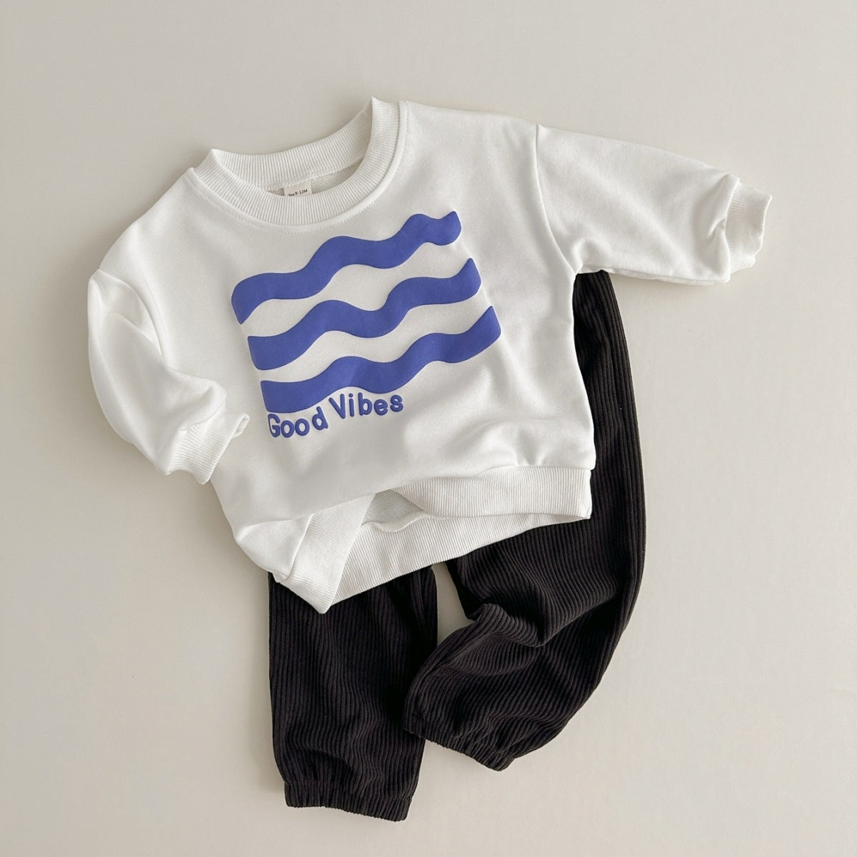 Cute Printed Baby Long-Sleeve and Pants Set: Stylish Comfort for Your Little One