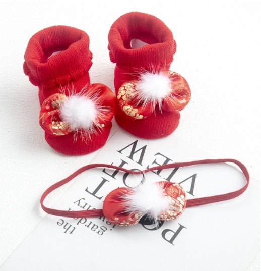 Charming Baby Headband and Socks Set: Adorable Accessories for Your Little One!
