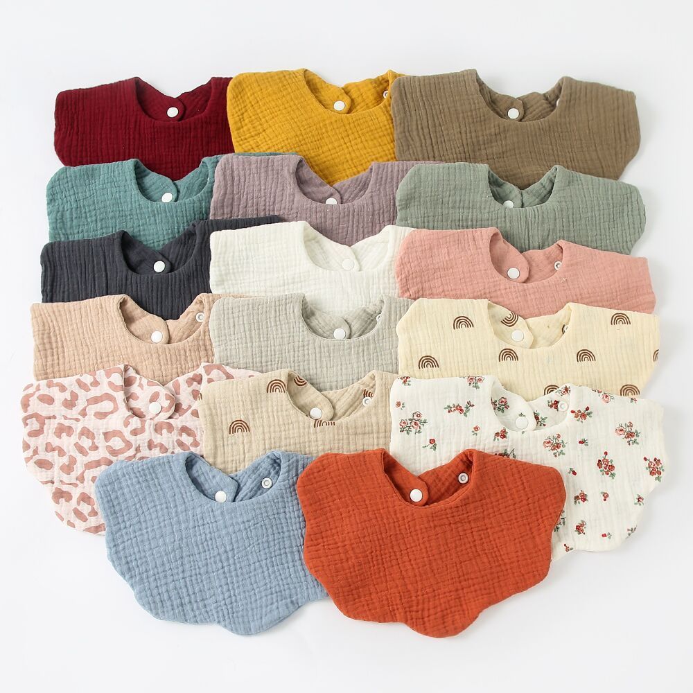 Adorable Baby Printed Saliva Towel: Soft Cotton Gauze Wavy Bib for Children