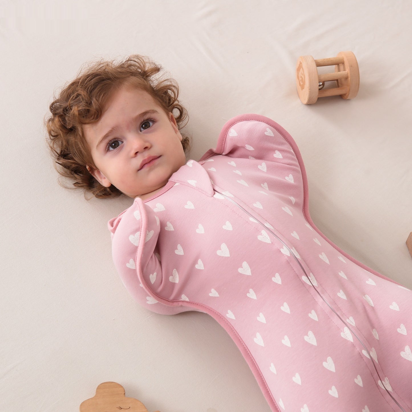 Versatile Baby Sleeping Bag: Four Seasons Surrender with Anti-Startle Design