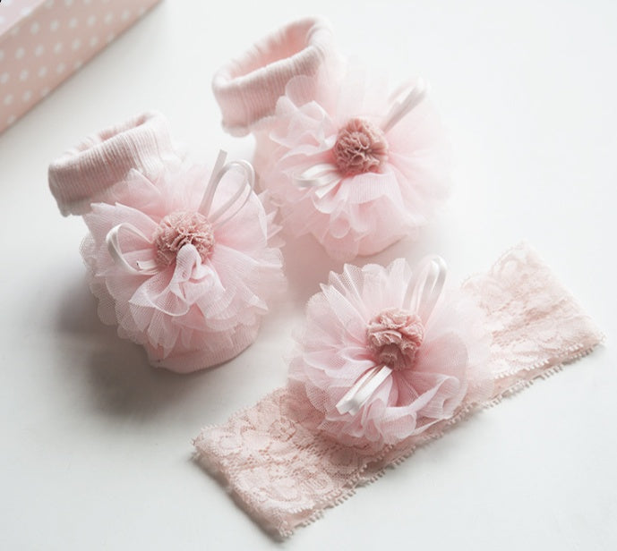 Charming Baby Headband and Socks Set: Adorable Accessories for Your Little One!