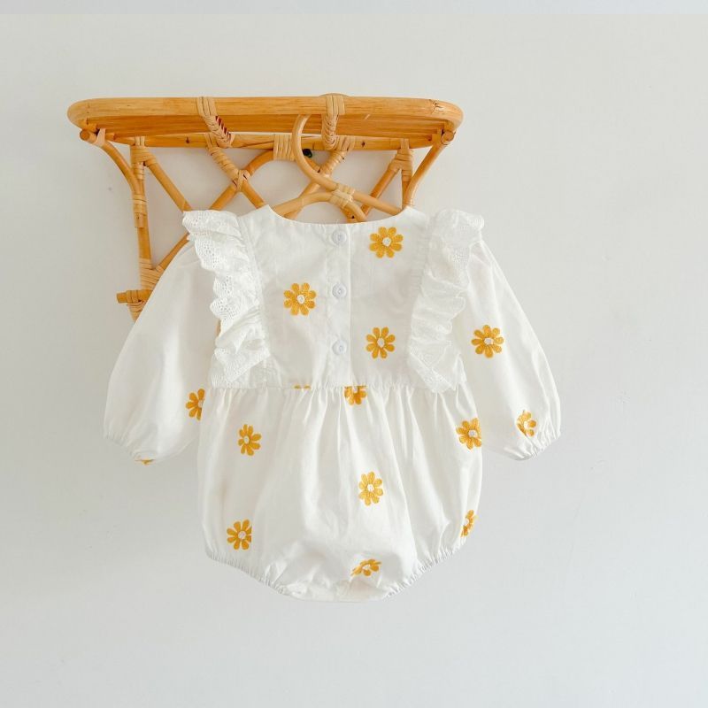 Dainty Daisy Embroidered Long Sleeve Romper Onesie: Sweet Baby Fashion