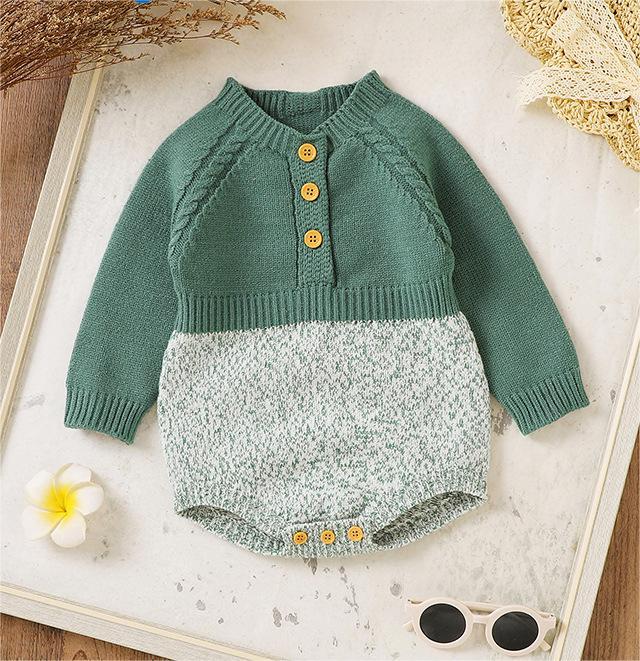 Irresistibly Cute: Infant Long Sleeve Siamese Triangle Rompers for Your Little One!
