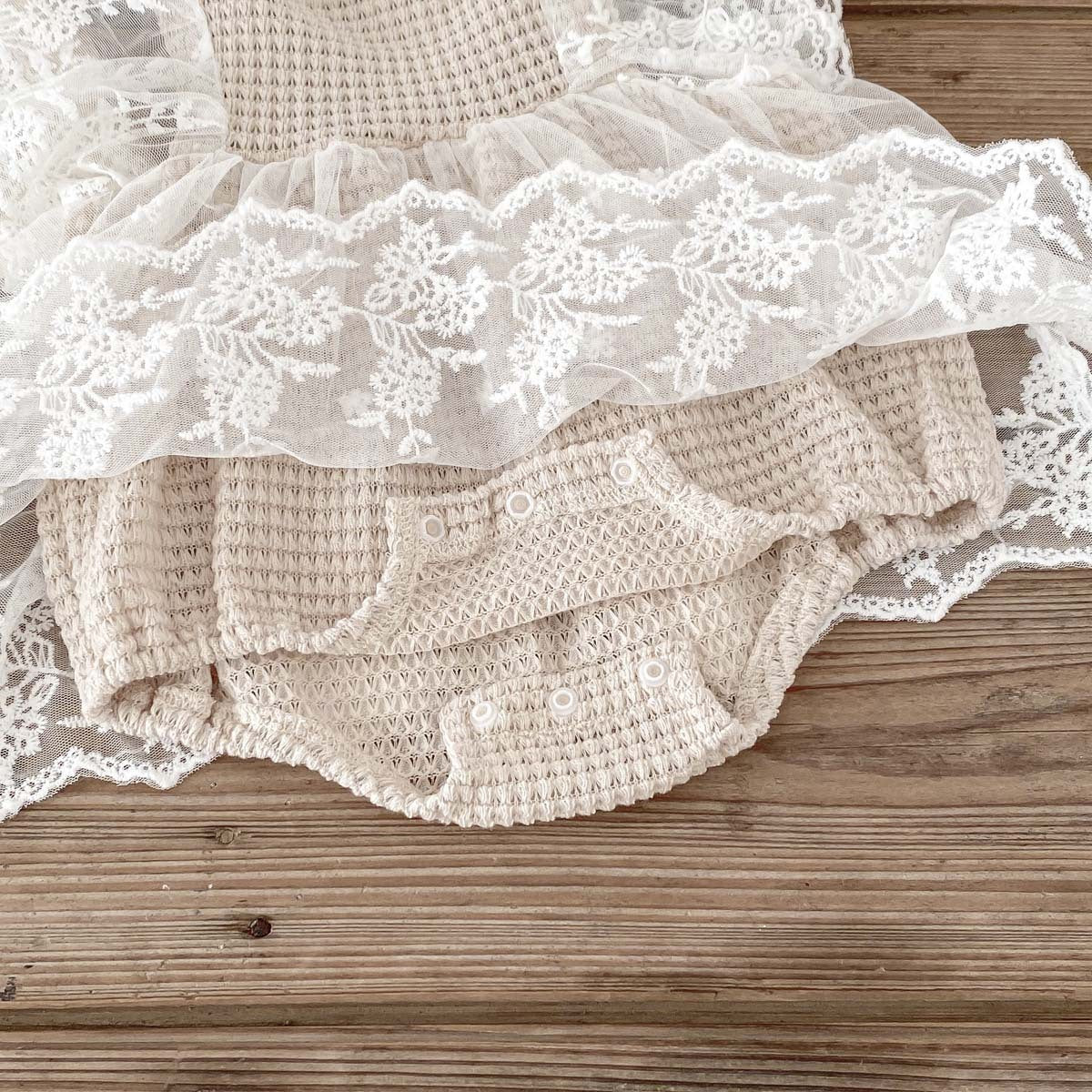 Lace Summer Flounced Sleeve Baby Dress Jumpsuit: Adorable Style for Sunny Days