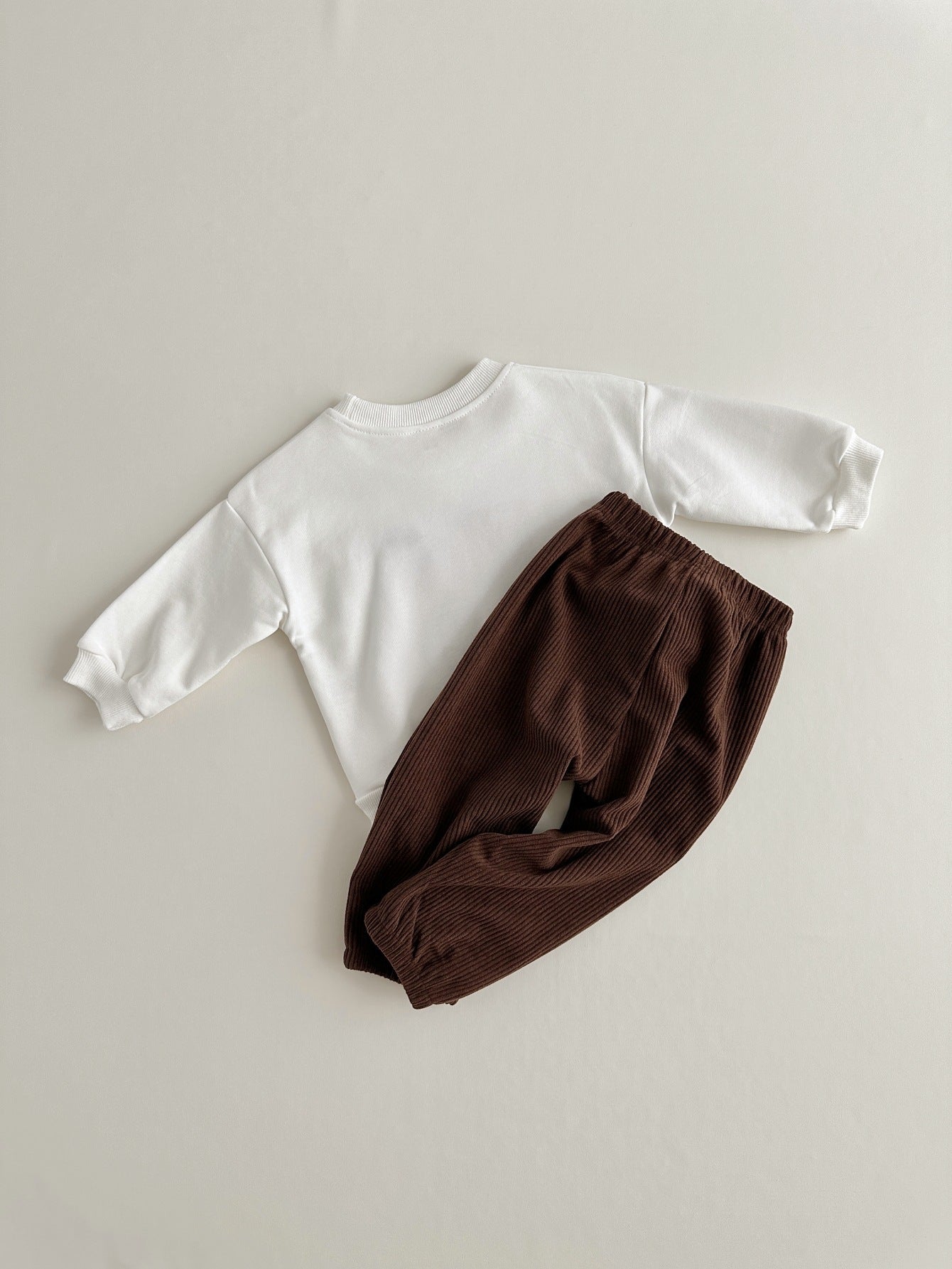 Cute Printed Baby Long-Sleeve and Pants Set: Stylish Comfort for Your Little One