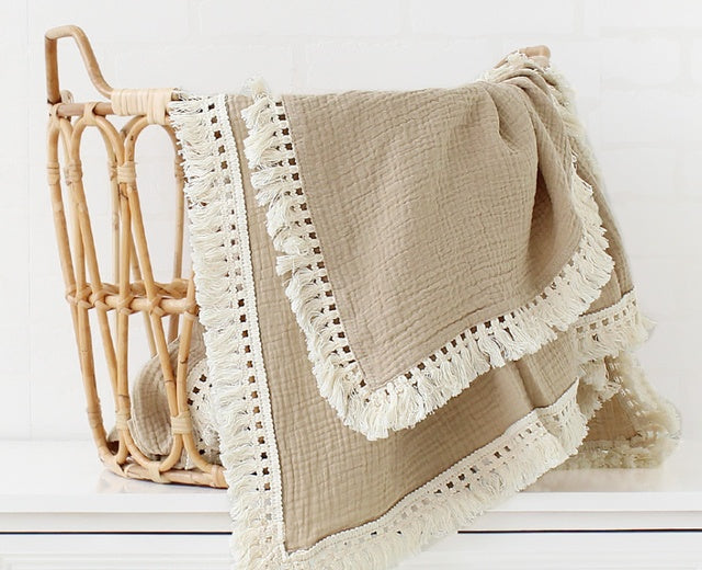 Newborn Baby Blanket with Ruffle Detail: Adorable and Soft Infant Bedding