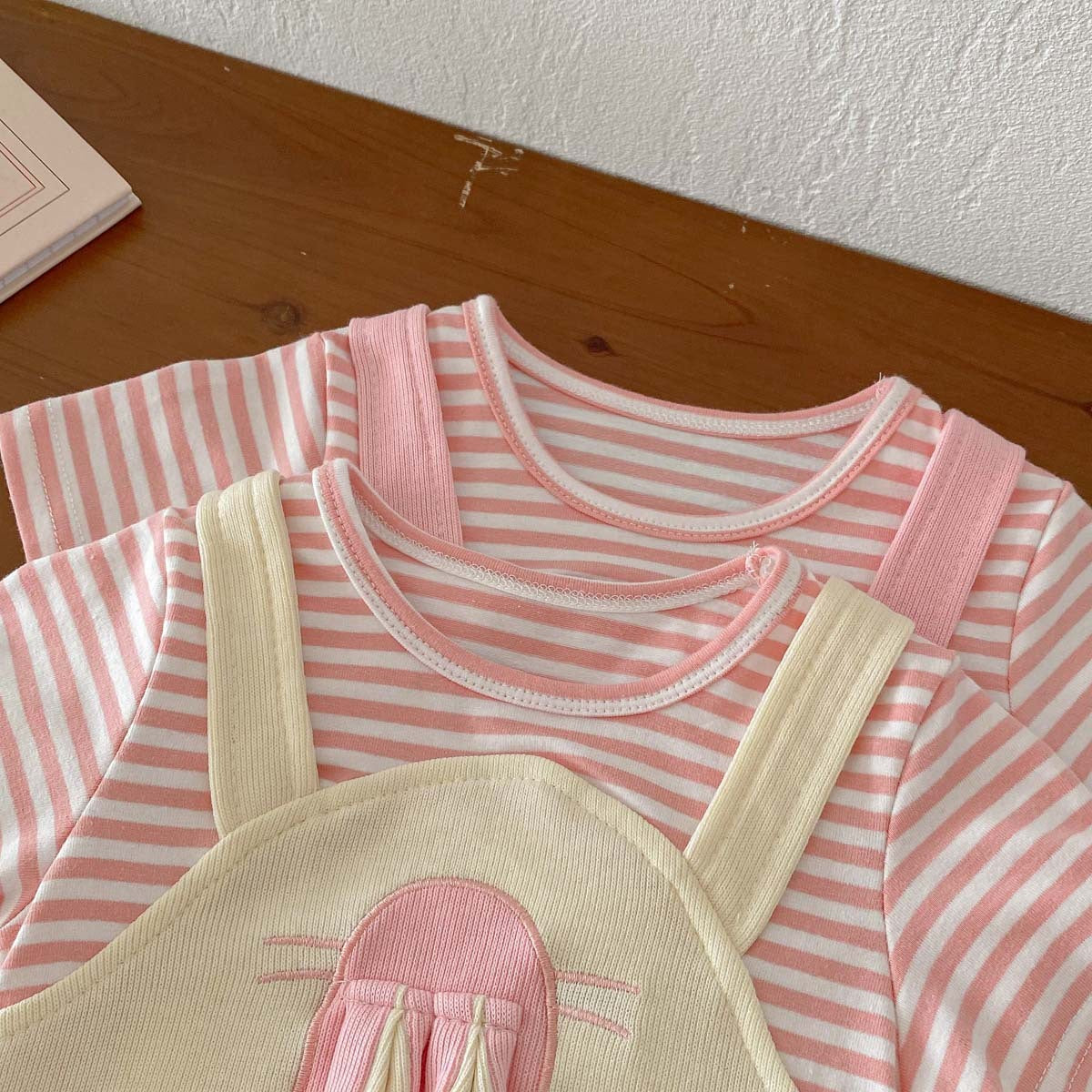 Stylish Baby Fake Two-Piece Onesie Romper – Comfortable and Trendy Outfit