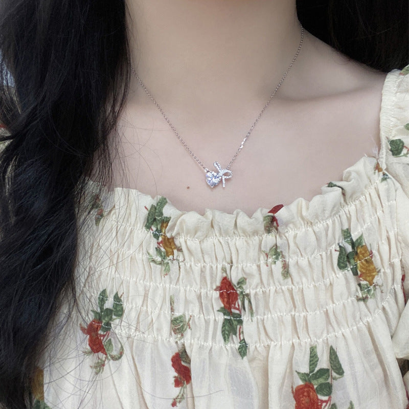Women’s Diamond Bow Heart Necklace – Elegant Clavicle Chain, Simple & Versatile High-End Jewelry Gift for Her