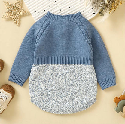 Irresistibly Cute: Infant Long Sleeve Siamese Triangle Rompers for Your Little One!