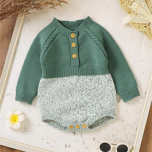 Irresistibly Cute: Infant Long Sleeve Siamese Triangle Rompers for Your Little One!