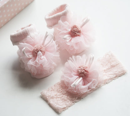 Charming Baby Headband and Socks Set: Adorable Accessories for Your Little One!