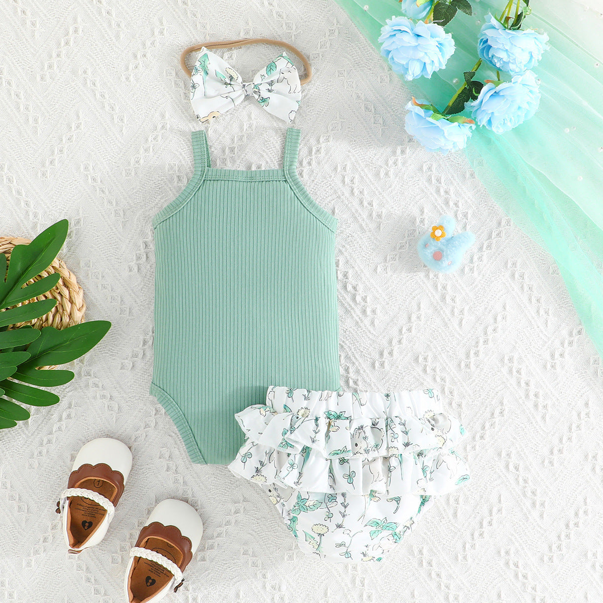 Adorable Summer Baby Girl Romper and Bloomers with Button Chest Design