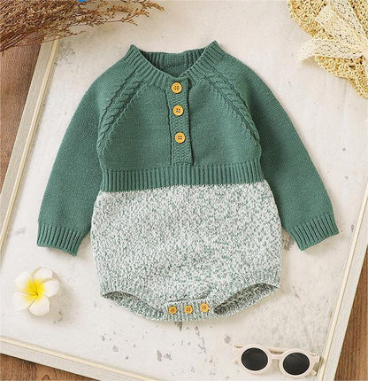 Irresistibly Cute: Infant Long Sleeve Siamese Triangle Rompers for Your Little One!